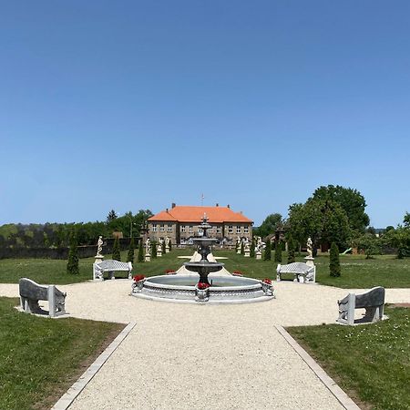 באיירוט Schloss Hotel Colmdorf מראה חיצוני תמונה
